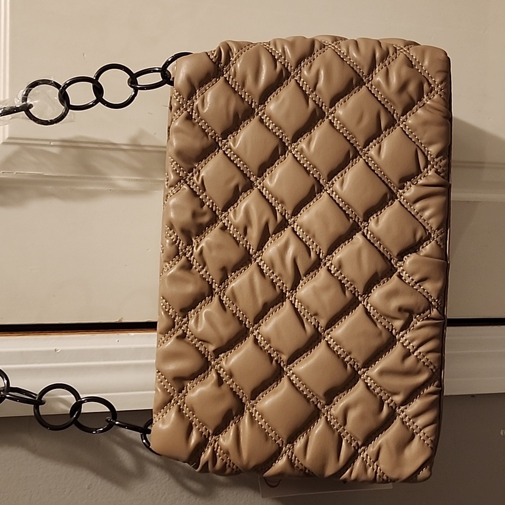 NWT Gilda paris quilted crossbody flap and lock closure tan size L13 H 7 1/2 W 4 - Picture 7 of 12